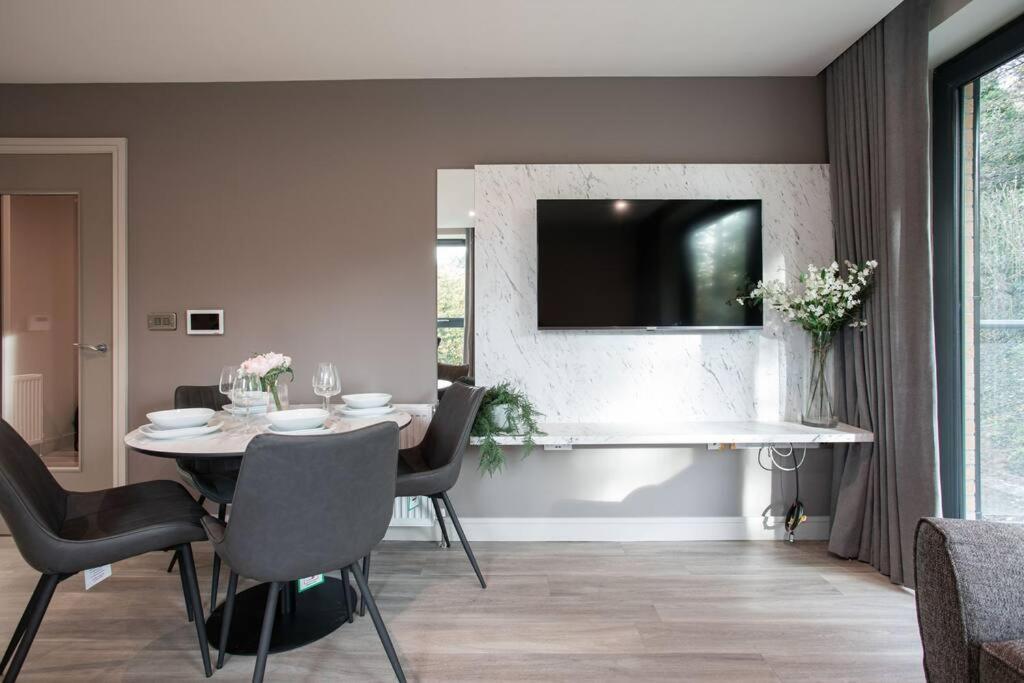 Modern 2Br With Balcony Next To The City Airport Bhd - Free Parking Belfast Exterior foto